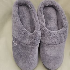 Isotoner Gray Machine Washable Slippers NEVER WORN.